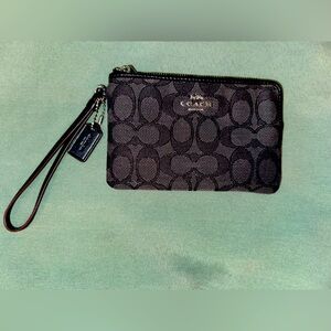 Coach corner zip wristlet canvas black